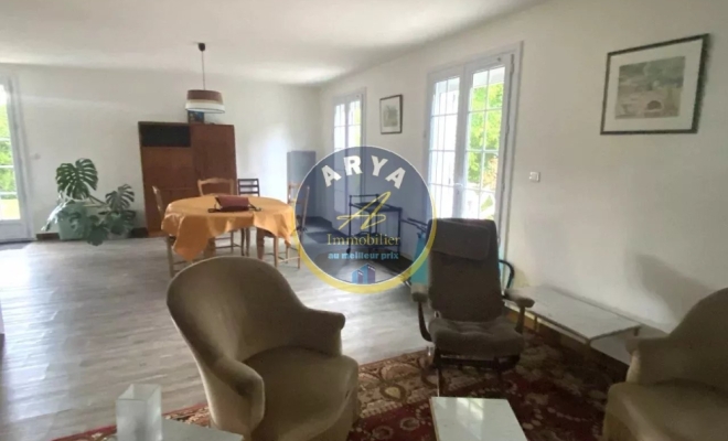 Belle maison de plain-pied, belle terrasse intime, beau terrain clos de 1000 m2, 4 chambres, garage, sous -sol complet, à Fleurey-sur-Ouche, ARYA IMMOBILIER, estimation gratuite sous 48h