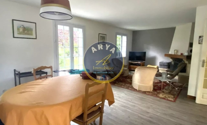 Belle maison de plain-pied, belle terrasse intime, beau terrain clos de 1000 m2, 4 chambres, garage, sous -sol complet, à Fleurey-sur-Ouche, ARYA IMMOBILIER, estimation gratuite sous 48h