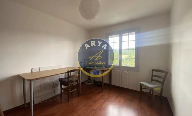 Belle maison de plain-pied, belle terrasse intime, beau terrain clos de 1000 m2, 4 chambres, garage, sous -sol complet, à Fleurey-sur-Ouche, ARYA IMMOBILIER, estimation gratuite sous 48h