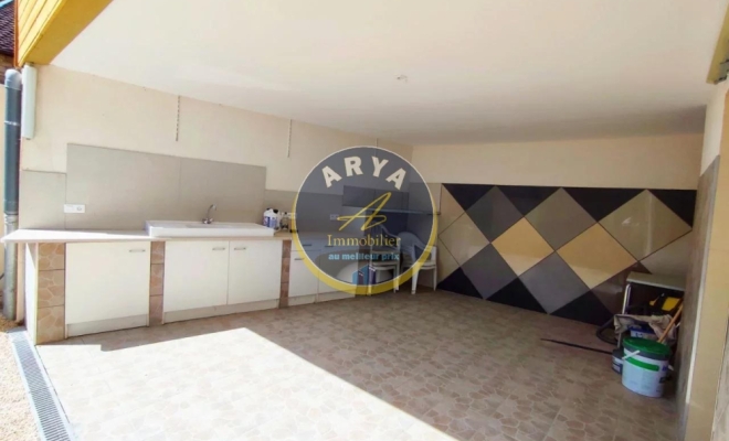 Grande maison du XVIII ème entièrement rénovée, ARYA Immobilier, estimation gratuite sous 48 h 
