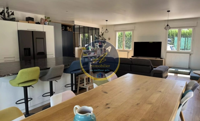 Séjour avec accès terrasse et jardin de plain-pied Agence ARYA IMMOBILIER située 3 Grande Rue du Haut à Fleurey-Sur-Ouche estimation gratuite sous 48h (maison, appartement, grange, immeuble, terrain, etc.)