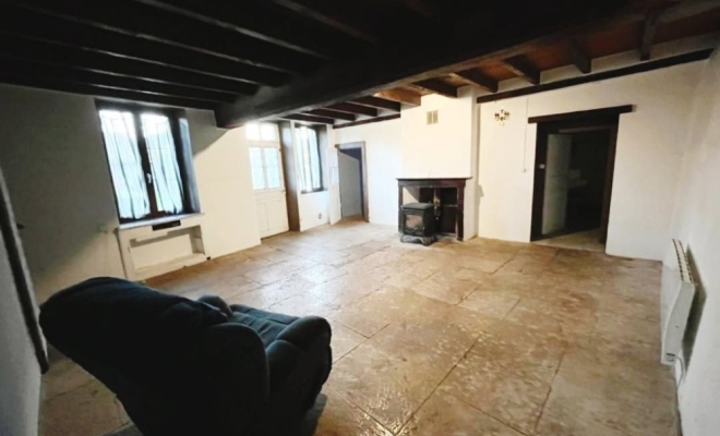 Authentique maison de village à Civry en montagne , Dijon, ARYA Immobilier