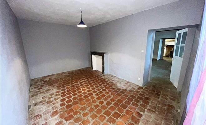 Authentique maison de village à Civry en montagne , Dijon, ARYA Immobilier