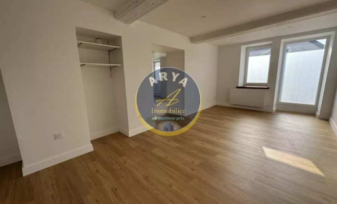 Charmante maison de village rénovée avec goût , en parfait état, trois chambres à Fleurey-sur-Ouche, ARYA IMMOBILIER, estimation gratuite sous 48h
