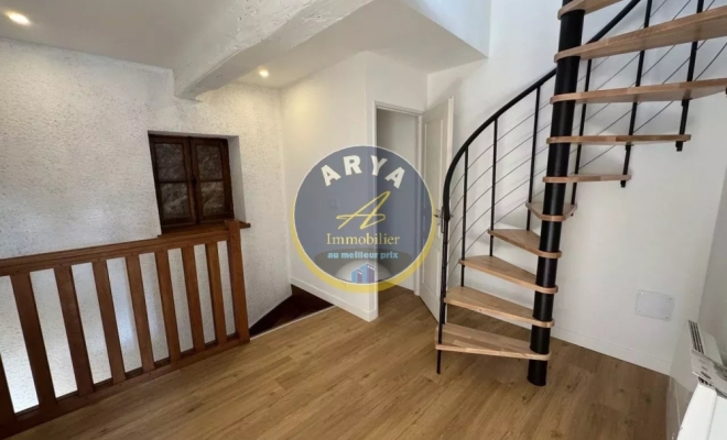Charmante maison de village rénovée avec goût , en parfait état, trois chambres à Fleurey-sur-Ouche, ARYA IMMOBILIER, estimation gratuite sous 48h