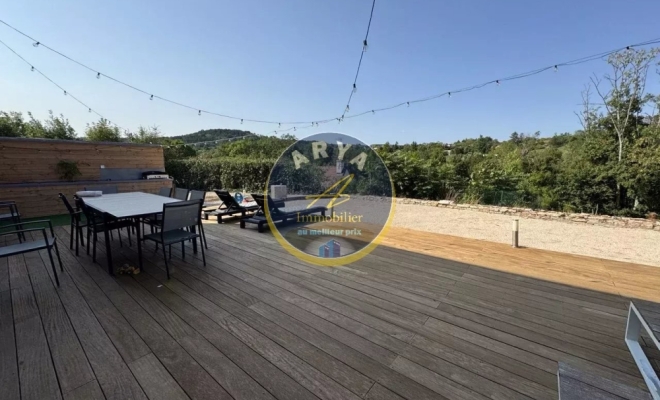 Belle maison en pierre de 203 m2 avec vue dégagée et sans vis-à-vis, 6 chambres, 1200 m² de terrain à Fleurey-Sur-Ouche, ARYA IMMOBILIER, estimation gratuite sous 48 h