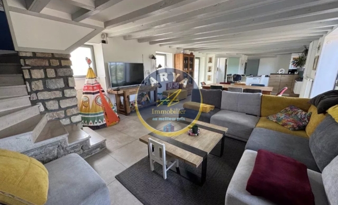 Belle maison en pierre de 203 m2 avec vue dégagée et sans vis-à-vis, 6 chambres, 1200 m² de terrain à Fleurey-Sur-Ouche, ARYA IMMOBILIER, estimation gratuite sous 48 h