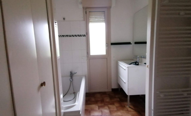 Pavillon Plain-pied 98 m2, 4 chambres, garage, beau terrain de 1948 m2, Dijon, ARYA Immobilier