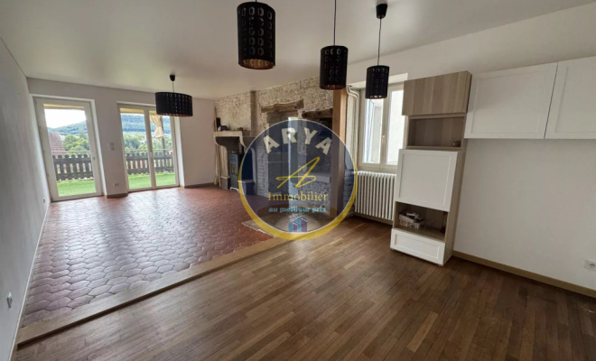 Maison avec cachet de 92m2 et belle vue sur la vallée de l’Ouche, 3 chambres, terrasse de 30m2, ARYA Immobilier, estimation gratuite sous 48 h