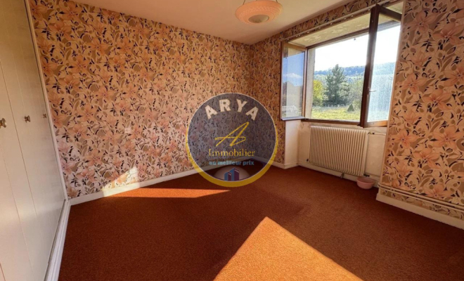 Maison de caractère avec grand terrain, dépendances et vue dégagée – Turcey, ARYA IMMOBILIER, estimation gratuite sous 48 h