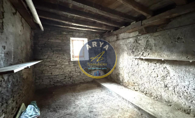 Maison de caractère avec grand terrain, dépendances et vue dégagée – Turcey, ARYA IMMOBILIER, estimation gratuite sous 48 h