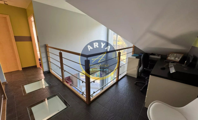 Maison lumineuse avec vue panoramique à URCY, ARYA immobilier estimation gratuite sous 48h