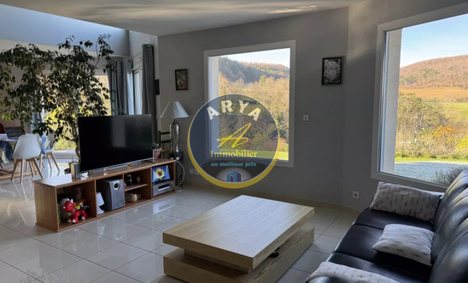 Maison lumineuse avec vue panoramique à URCY, ARYA immobilier estimation gratuite sous 48h