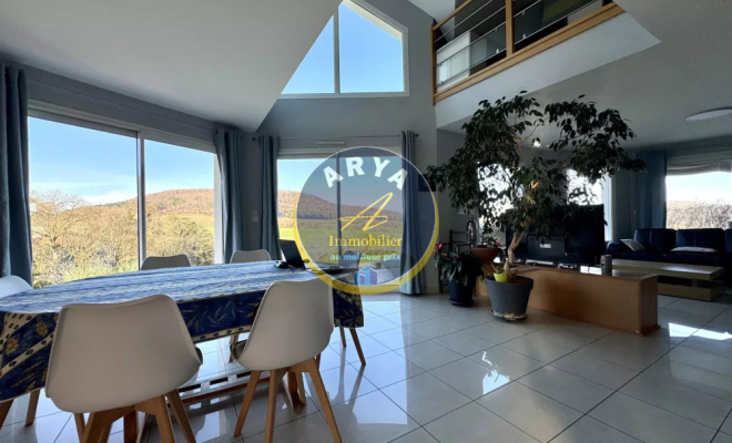 Maison lumineuse avec vue panoramique à URCY, ARYA immobilier estimation gratuite sous 48h