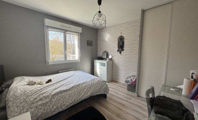 Maison de plain pied comprenant 3 chambres, terrasse, jardin et double garage – Blaisy-Bas, ARYA Immobilier estimation gratuite sous 48h 