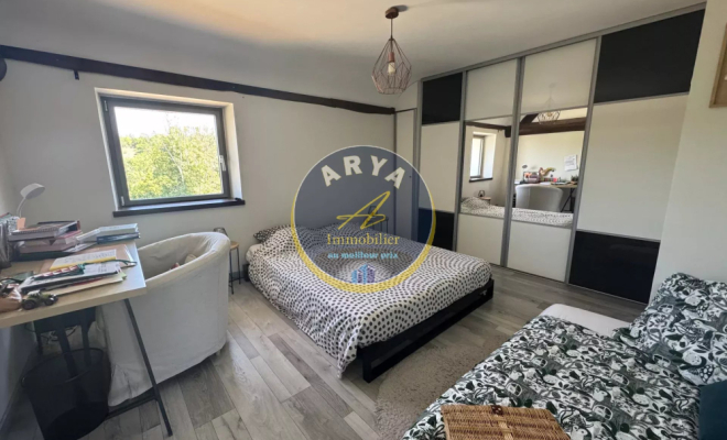 Belle maison en pierre de 203 m2 avec vue dégagée et sans vis-à-vis, 6 chambres, 1200 m² de terrain à Fleurey-Sur-Ouche, ARYA IMMOBILIER, estimation gratuite sous 48 h