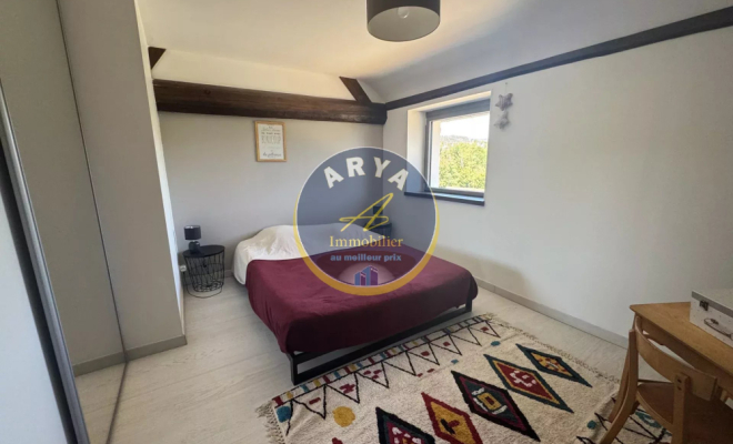 Belle maison en pierre de 203 m2 avec vue dégagée et sans vis-à-vis, 6 chambres, 1200 m² de terrain à Fleurey-Sur-Ouche, ARYA IMMOBILIER, estimation gratuite sous 48 h