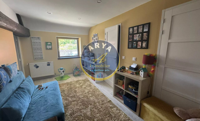 Belle maison en pierre de 203 m2 avec vue dégagée et sans vis-à-vis, 6 chambres, 1200 m² de terrain à Fleurey-Sur-Ouche, ARYA IMMOBILIER, estimation gratuite sous 48 h