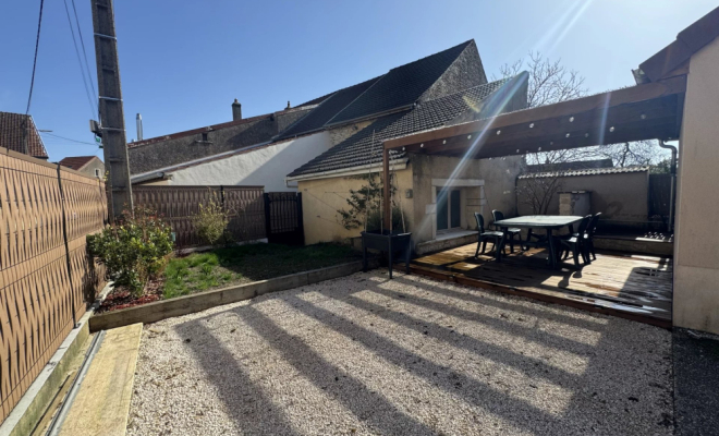 Maison en pierre – 2 chambres – jardin – garage – dépendances – proche Dijon – gare TER, ARYA Immobilier, estimation gratuite sous 48H