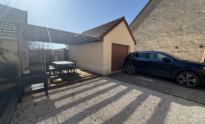 Maison en pierre – 2 chambres – jardin – garage – dépendances – proche Dijon – gare TER, ARYA Immobilier, estimation gratuite sous 48H