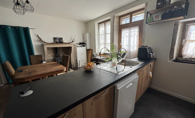 Maison en pierre – 2 chambres – jardin – garage – dépendances – proche Dijon – gare TER, ARYA Immobilier, estimation gratuite sous 48H
