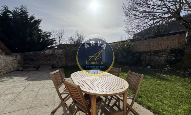 Maison en pierre de caractère avec jardin et garage Mâlain - Proche DIJON, Dijon, ARYA Immobilier
