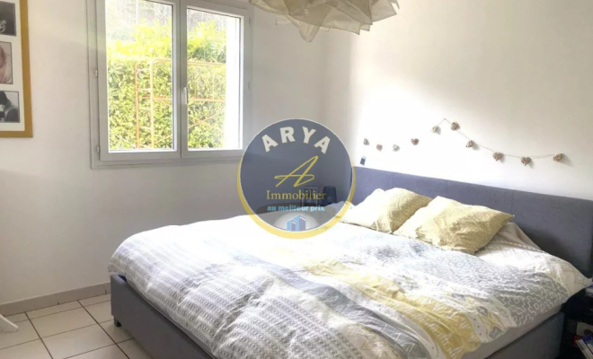 Belle maison de plain-pied sur sous-sol complet, grande véranda, belle vue sans vis-à-vis, Saint-Victor- Sur-Ouche