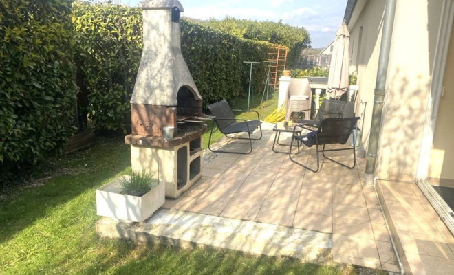 Belle maison de plain-pied sur sous-sol complet, grande véranda, belle vue sans vis-à-vis, Saint-Victor- Sur-Ouche