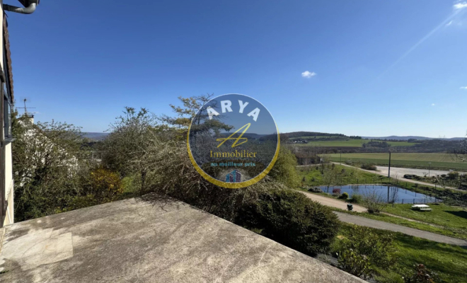 Maison familiale 5 chambres – Vue dégagée – Véranda – Sous-sol complet – Terrain 1782 m² – Gergueil, Dijon, ARYA Immobilier