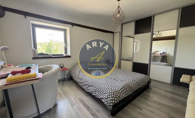Belle maison en pierre de 203 m2 avec vue dégagée et sans vis-à-vis, 6 chambres, 1200 m² de terrain à Fleurey-Sur-Ouche, ARYA IMMOBILIER, estimation gratuite sous 48 h