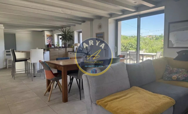 Belle maison en pierre de 203 m2 avec vue dégagée et sans vis-à-vis, 6 chambres, 1200 m² de terrain à Fleurey-Sur-Ouche, ARYA IMMOBILIER, estimation gratuite sous 48 h