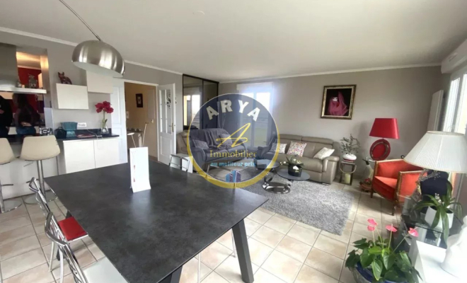 Superbe appartement lumineux avec terrasse panoramique – Dernier étage avec ascenseur, grand garage double, trois chambres, Dijon Toison d'Or, ARYA IMMOBILIER, Estimation sous 48h
