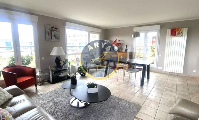 Superbe appartement lumineux avec terrasse panoramique – Dernier étage avec ascenseur, grand garage double, trois chambres, Dijon Toison d'Or, ARYA IMMOBILIER, Estimation sous 48h