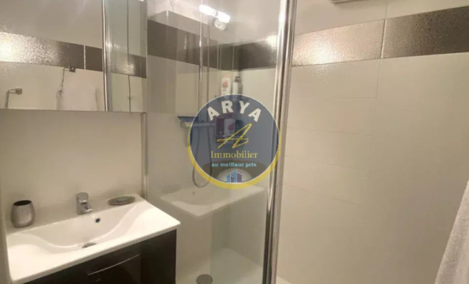 Superbe appartement lumineux avec terrasse panoramique – Dernier étage avec ascenseur, grand garage double, trois chambres, Dijon Toison d'Or, ARYA IMMOBILIER, Estimation sous 48h