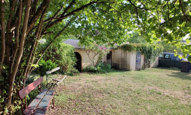 Belle demeure en pierre avec grand terrain , Dijon, ARYA Immobilier