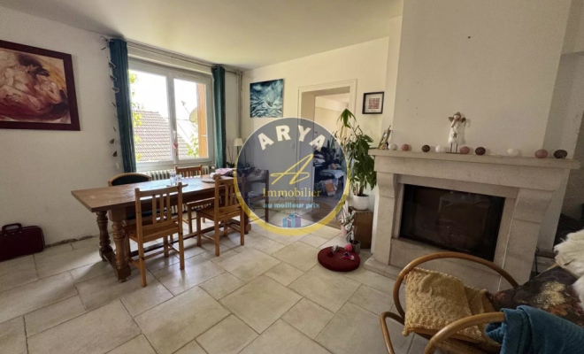 Maison de caractère avec dépendances et vue imprenable – Proche Dijon et Sombernon, ARYA Immobilier, estimation gratuite sous 48h