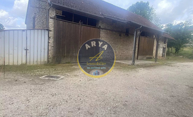 Au cœur de Fleurey-sur-Ouche, découvrez cette belle bâtisse de 430 m2 en pierre pleine de potentiel, Estimation gratuite sous 48h, ARYA Immobilier