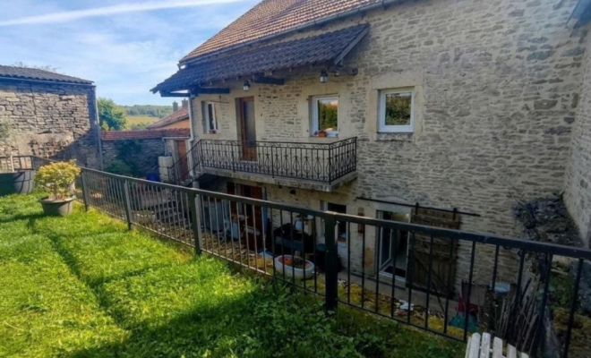 Ancienne maison en pierre avec jardin , Dijon, ARYA Immobilier