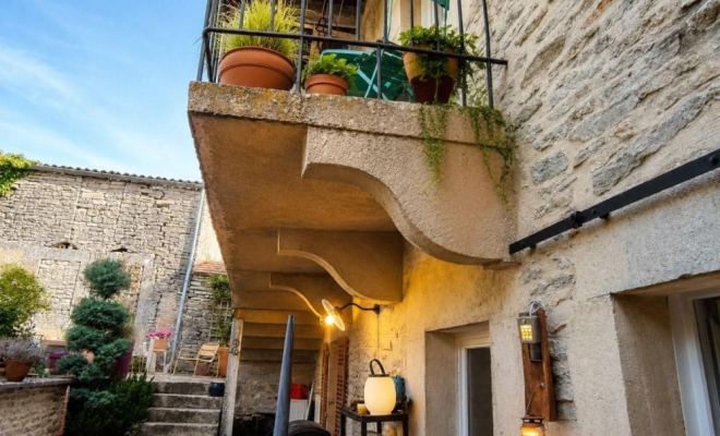 Ancienne maison en pierre avec jardin , Dijon, ARYA Immobilier