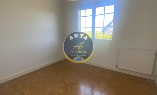 Maison de plain-pied lumineuse et au calme d'une impasse, cinq chambres, sous-sol complet, garage double, beau terrain, ARYA Immobilier, estimation gratuite sous 48h