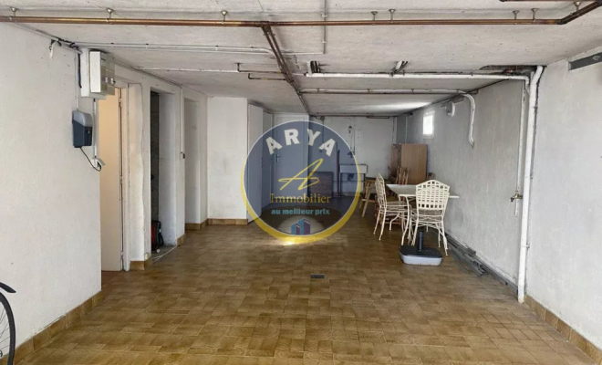 Maison de plain-pied lumineuse et au calme d'une impasse, cinq chambres, sous-sol complet, garage double, beau terrain, ARYA Immobilier, estimation gratuite sous 48h