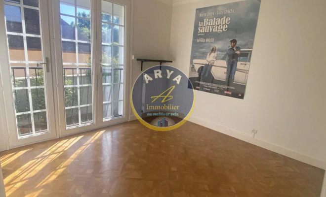 Maison de plain-pied lumineuse et au calme d'une impasse, cinq chambres, sous-sol complet, garage double, beau terrain, ARYA Immobilier, estimation gratuite sous 48h