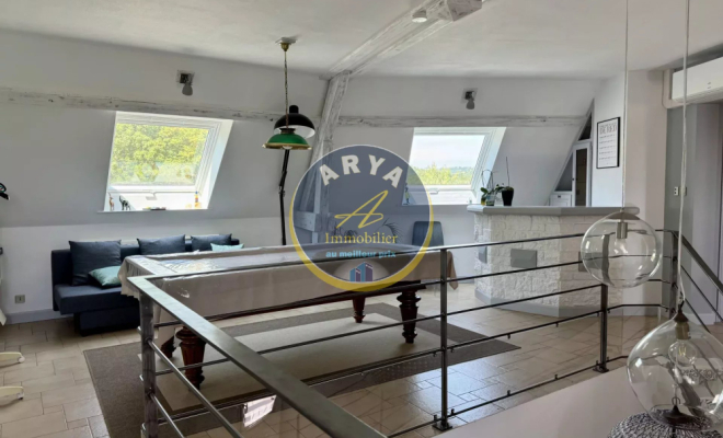 Belle propriété familiale avec piscine, sous-sol complet et vaste terrain arboré, ARYA Immobilier, estimation gratuite sous 48h
