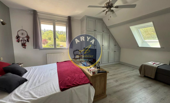 Belle propriété familiale avec piscine, sous-sol complet et vaste terrain arboré, ARYA Immobilier, estimation gratuite sous 48h