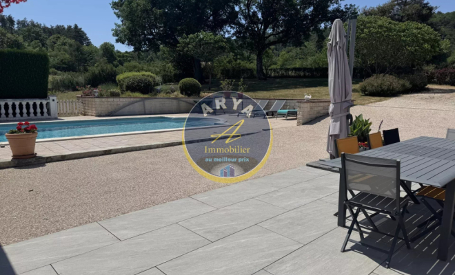 Belle propriété familiale avec piscine, sous-sol complet et vaste terrain arboré, ARYA Immobilier, estimation gratuite sous 48h