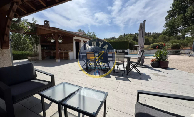 Belle propriété familiale avec piscine, sous-sol complet et vaste terrain arboré, ARYA Immobilier, estimation gratuite sous 48h