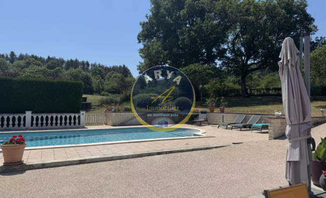 Belle propriété familiale avec piscine, sous-sol complet et vaste terrain arboré, ARYA Immobilier, estimation gratuite sous 48h