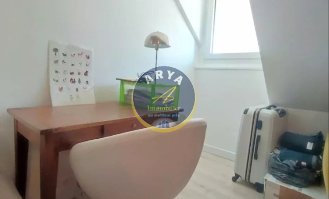 Jolie maison ancienne entièrement rénovée avec trois chambres et une grange, ARYA Immobilier, estimation gratuite sous 48h