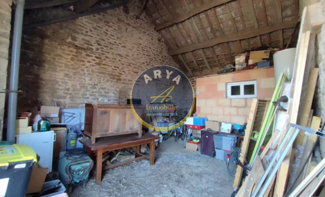 Jolie maison ancienne entièrement rénovée avec trois chambres et une grange, ARYA Immobilier, estimation gratuite sous 48h