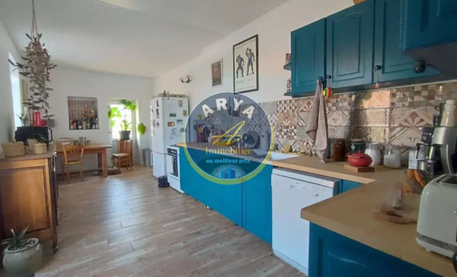 Jolie maison ancienne entièrement rénovée avec trois chambres et une grange, ARYA Immobilier, estimation gratuite sous 48h